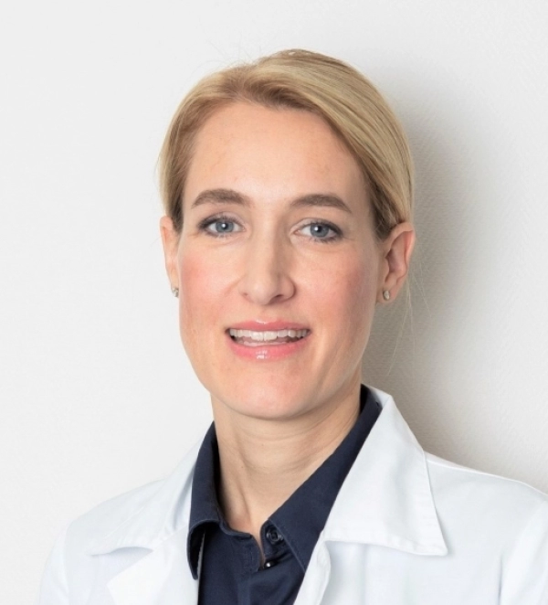Dr. Doris Babst